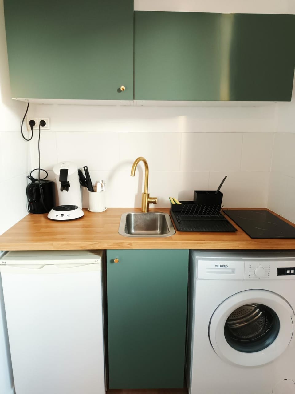 Coffee/tea facilities, Kitchen or kitchenette, washing machine