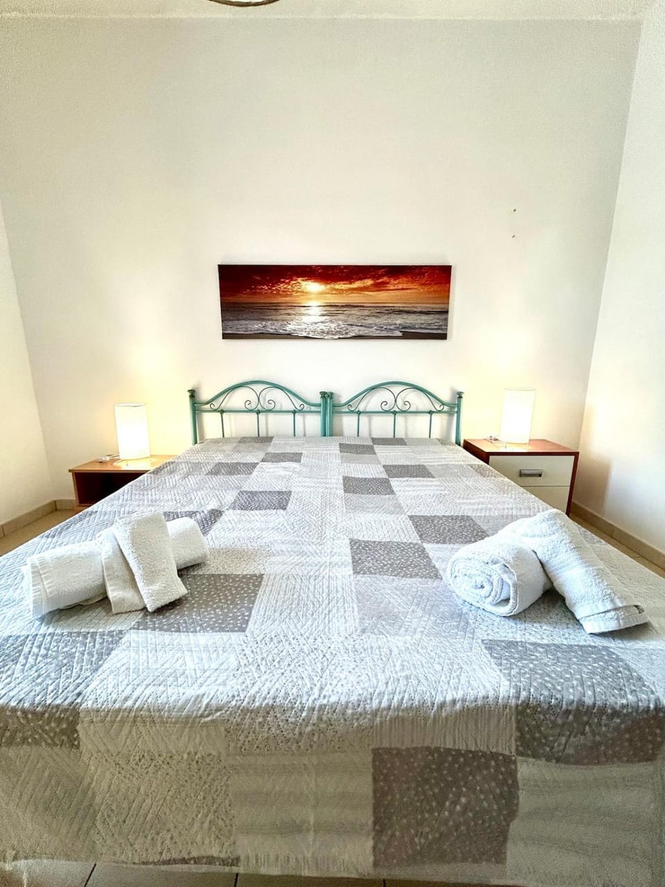 Bed, Photo of the whole room
