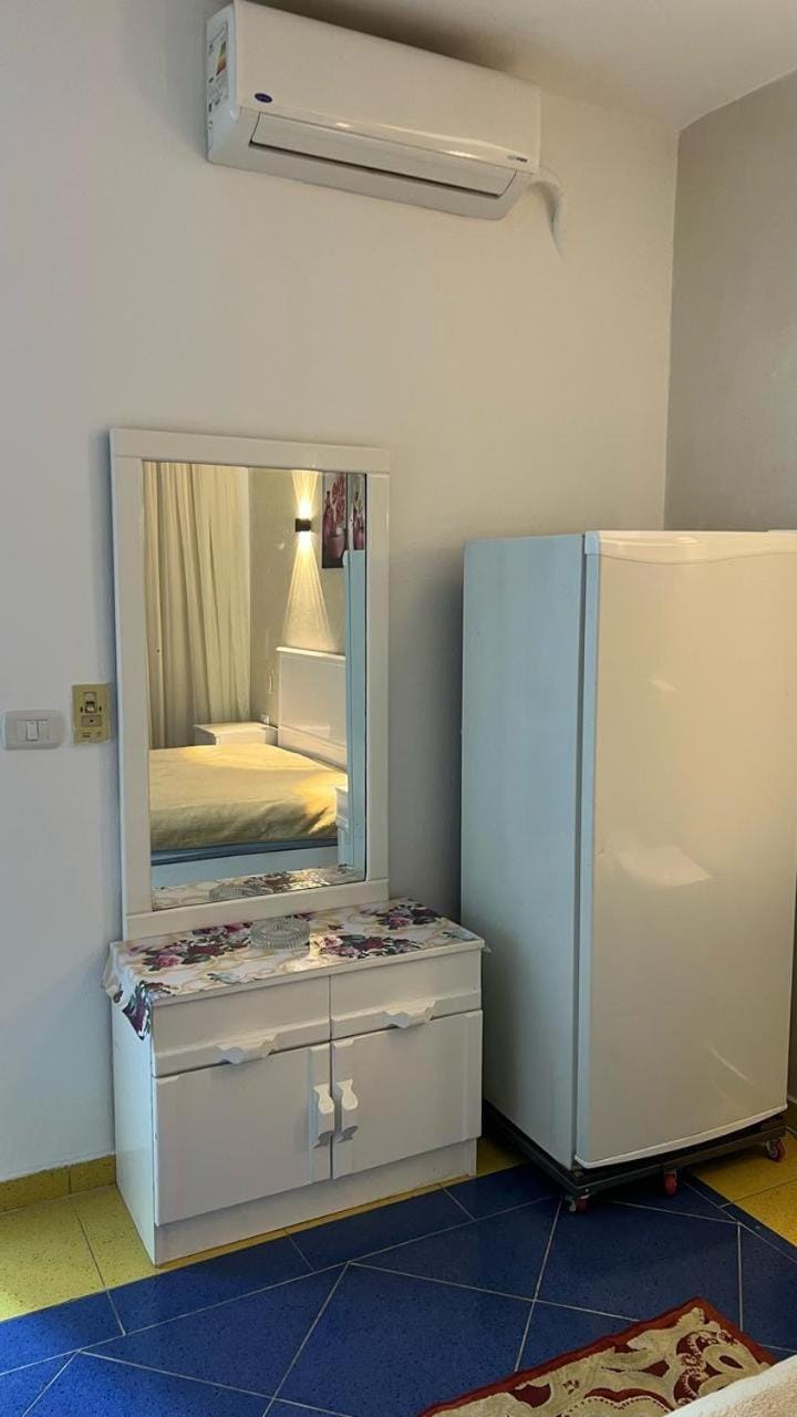 Bedroom, air conditioner