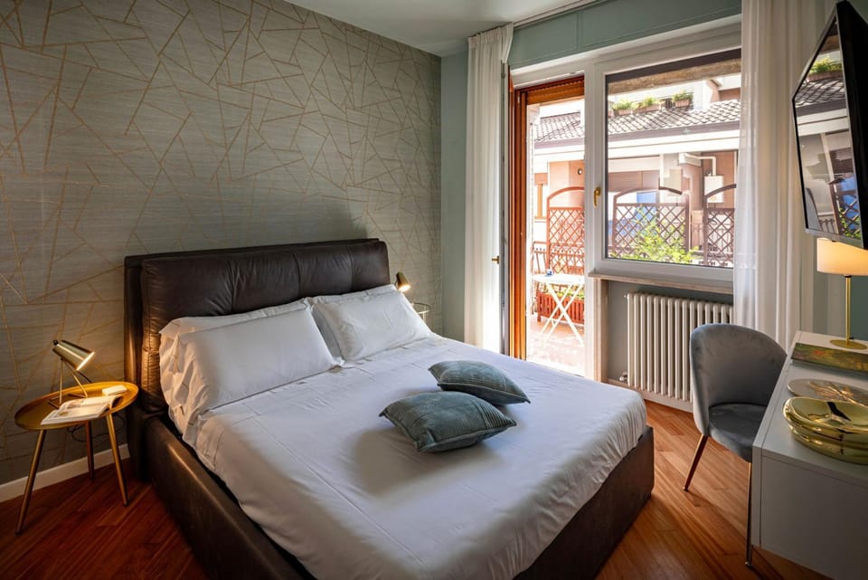 Bed, TV and multimedia, Photo of the whole room, Bedroom, internet, towels