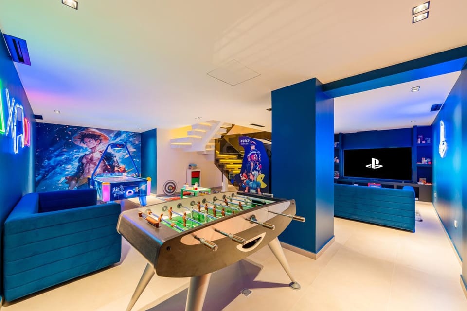Communal lounge/ TV room, TV and multimedia, Evening entertainment