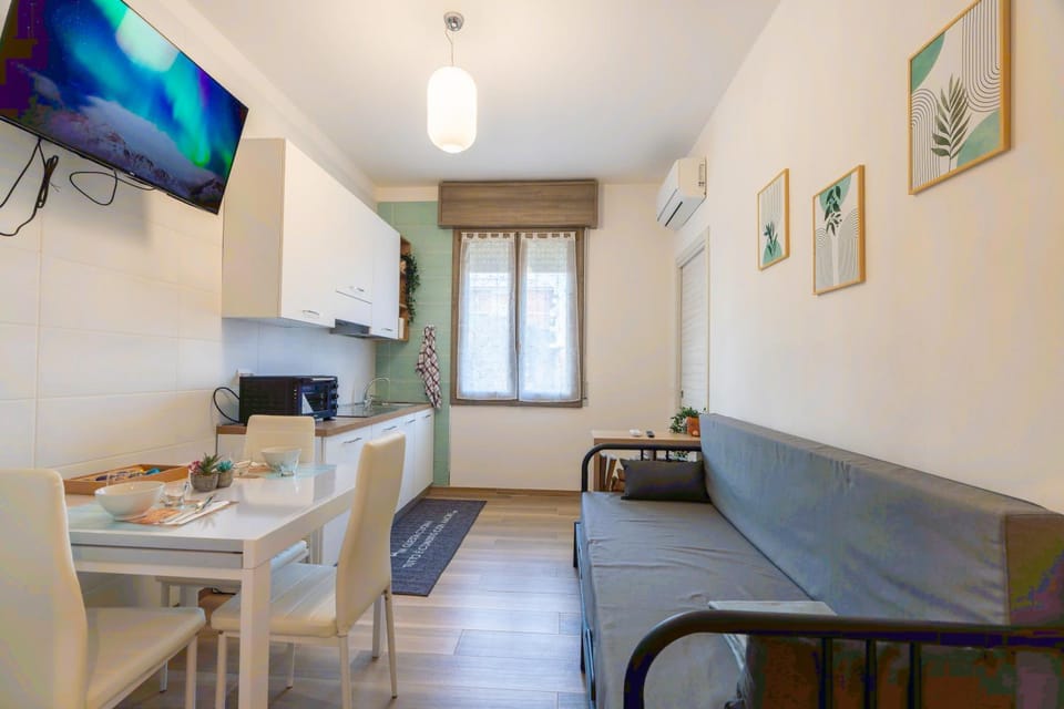 Communal lounge/ TV room, Lunch