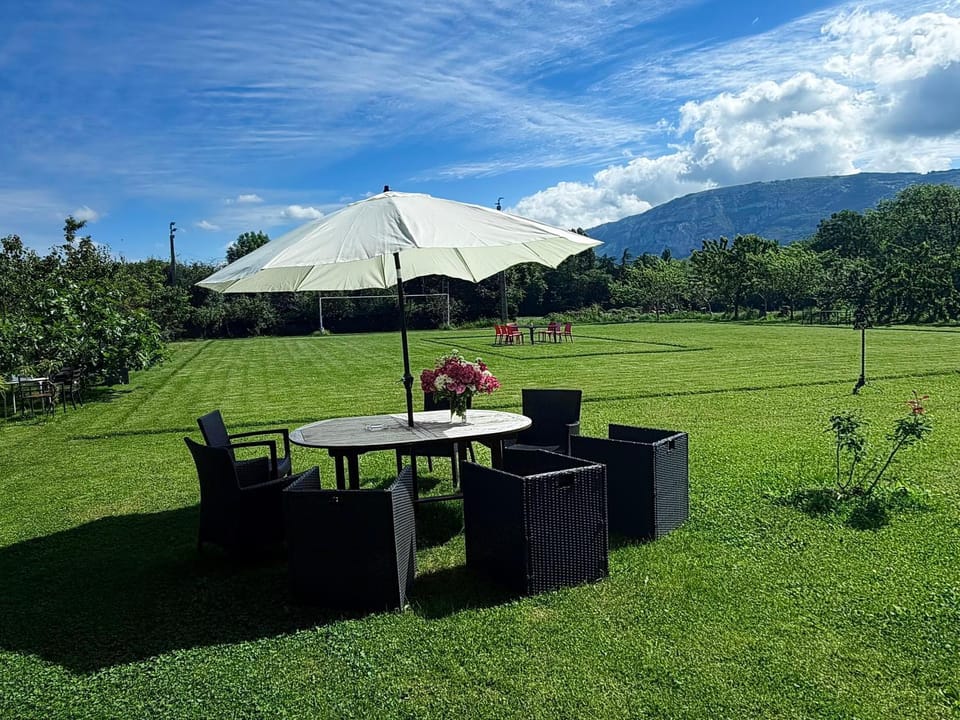Séjour paisible près de Genève Bed and Breakfast in Saint-Julien-en-Genevois