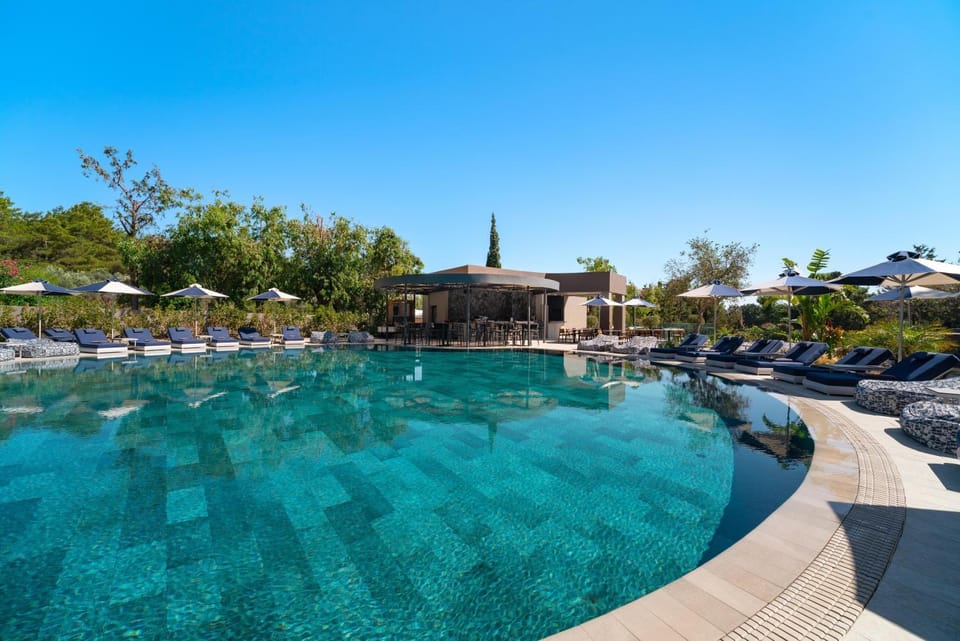 Food and drinks, Swimming pool, Lunch