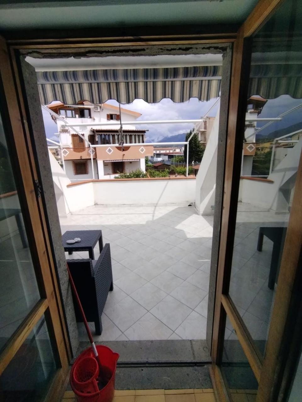 Appartamento con grande terrazza, 100 m dal mare Apartment in Scalea