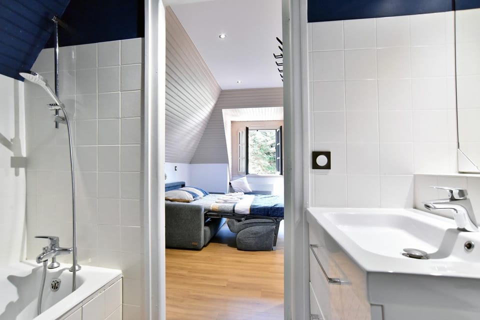 Bed, Bathroom, Bath