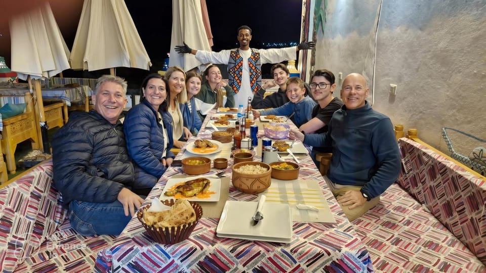 Restaurant/places to eat, Guests, group of guests, group of guests