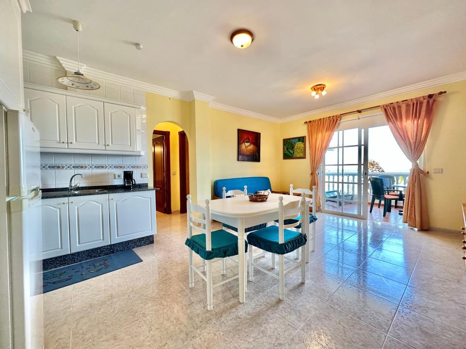 Balcony/Terrace, Kitchen or kitchenette, Living room, Dining area, kitchen