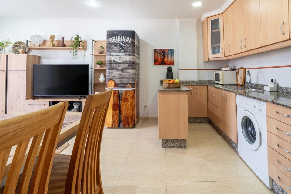 TV and multimedia, Kitchen or kitchenette, Dining area, oven, pet friendly, stove, toaster
