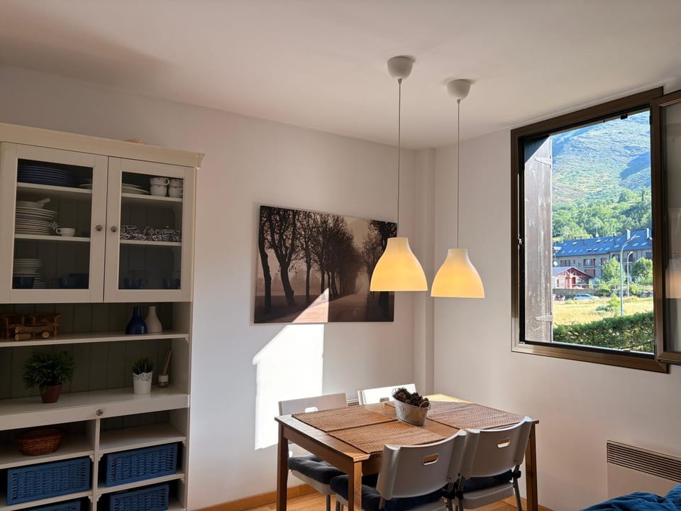 Con encanto, buena ubicación, confort y parking - Aüt 2 Apartment in Pla de l'Ermita