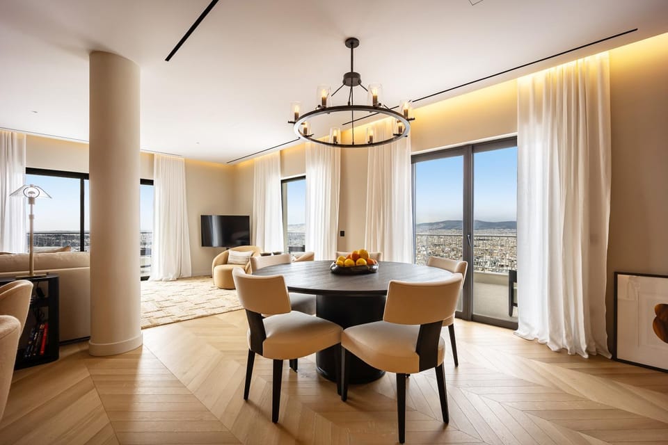 TV and multimedia, Seating area, Dining area