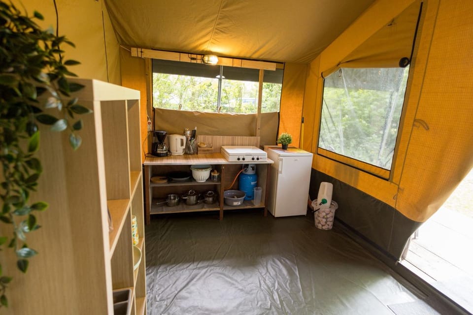 Luxe 5 persoons safaritent Luxury tent in Callantsoog