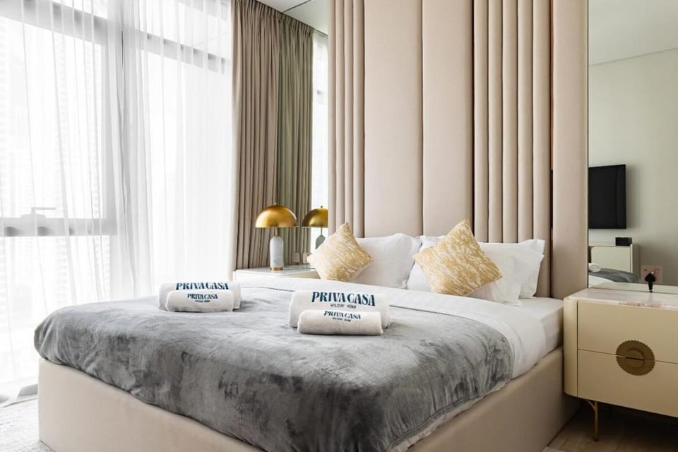 PRIVA CASA- Moonlit Dunes 1BR - Palace Residences Apartment in Dubai