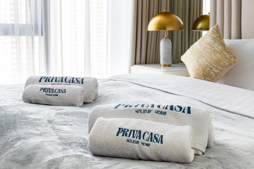 PRIVA CASA- Moonlit Dunes 1BR - Palace Residences Apartment in Dubai