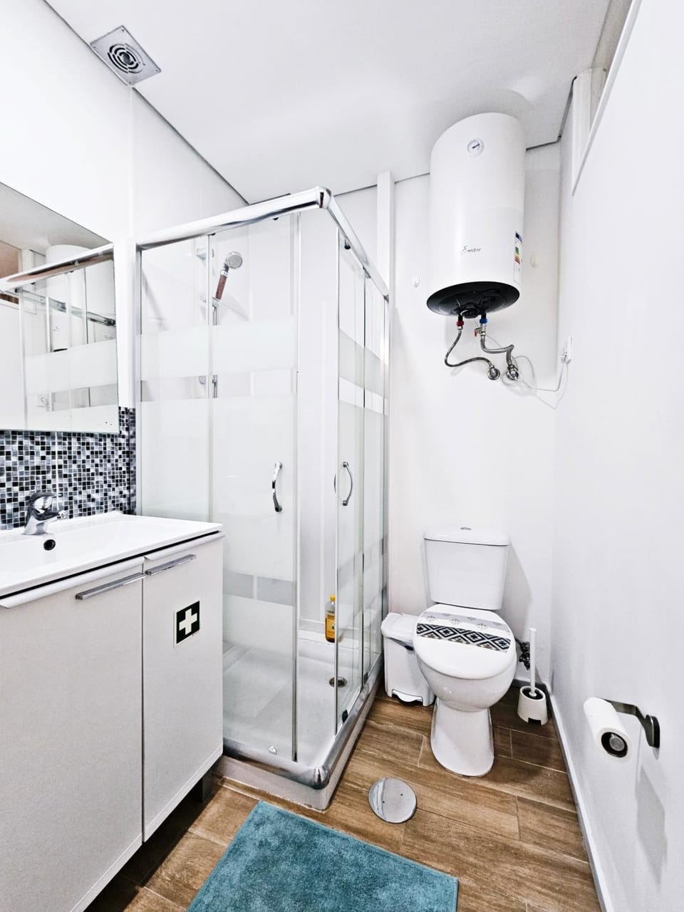 Shower, Toilet, Bathroom