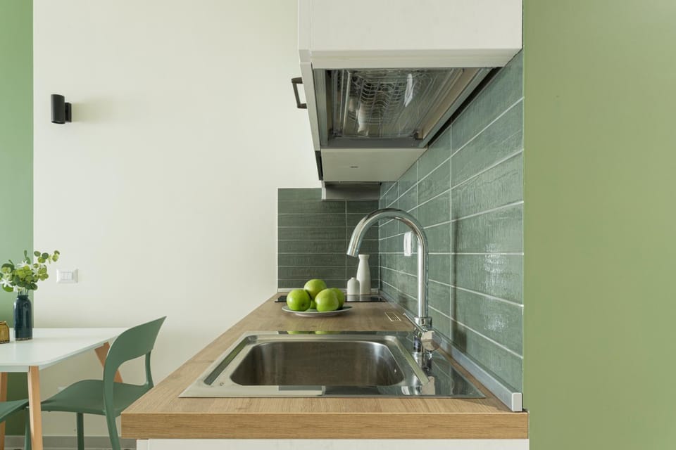 Kitchen or kitchenette, Dining area, stove