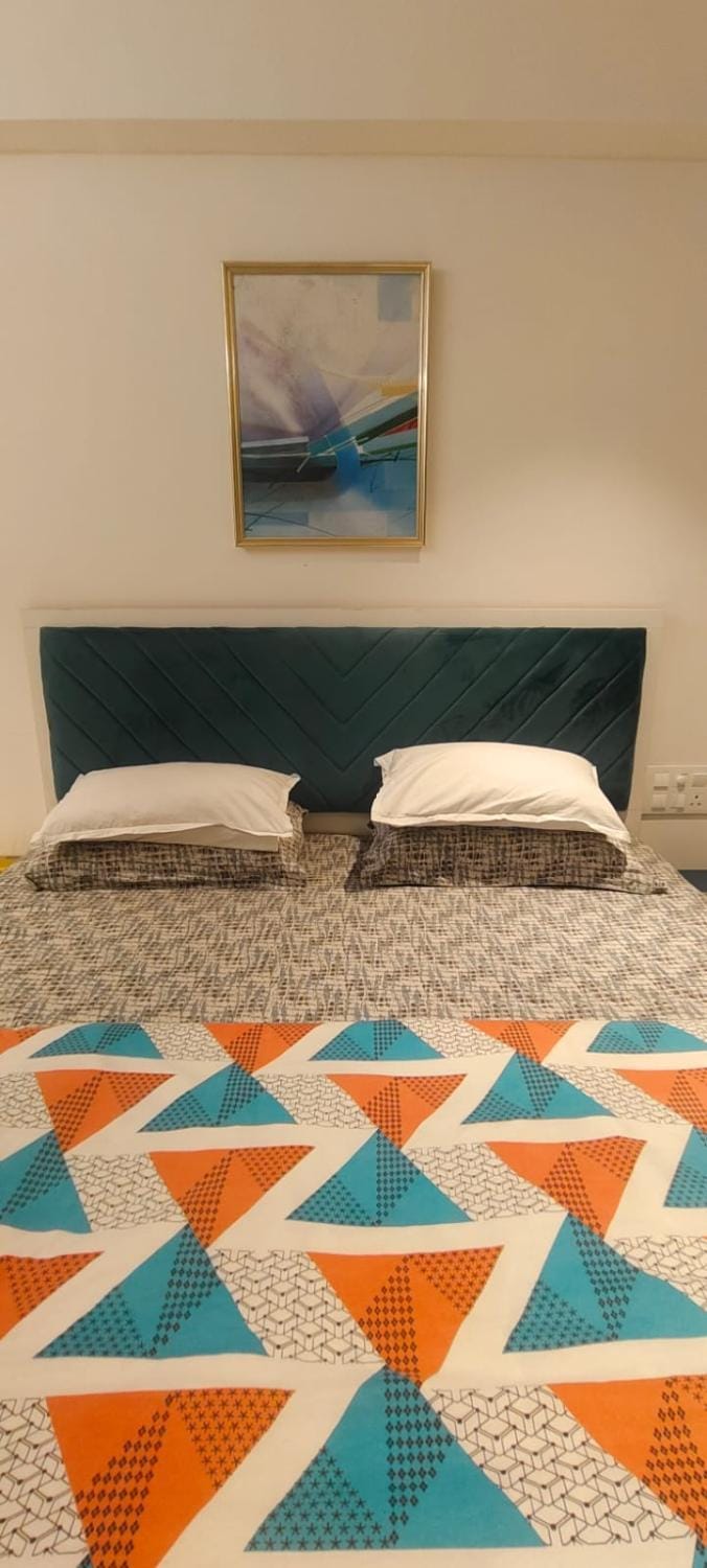 Elegant 1BHK at Bandra W Close to Lilavati hospital 304 Apartment in Mumbai