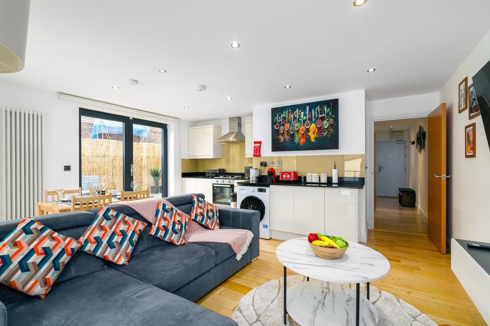 Kitchen or kitchenette, Living room, Photo of the whole room, Seating area, Dining area