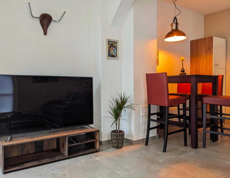 TV and multimedia, Dining area