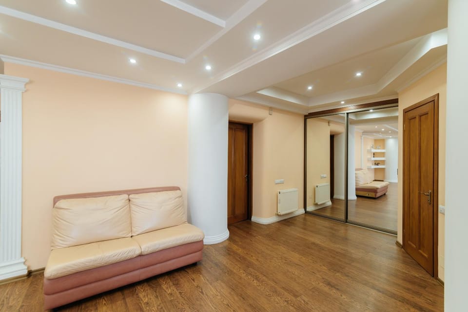 Photo of the whole room, wardrobe
