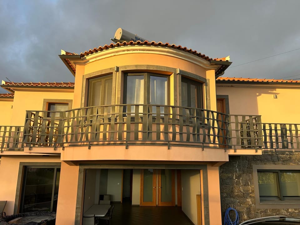 Property building, Balcony/Terrace