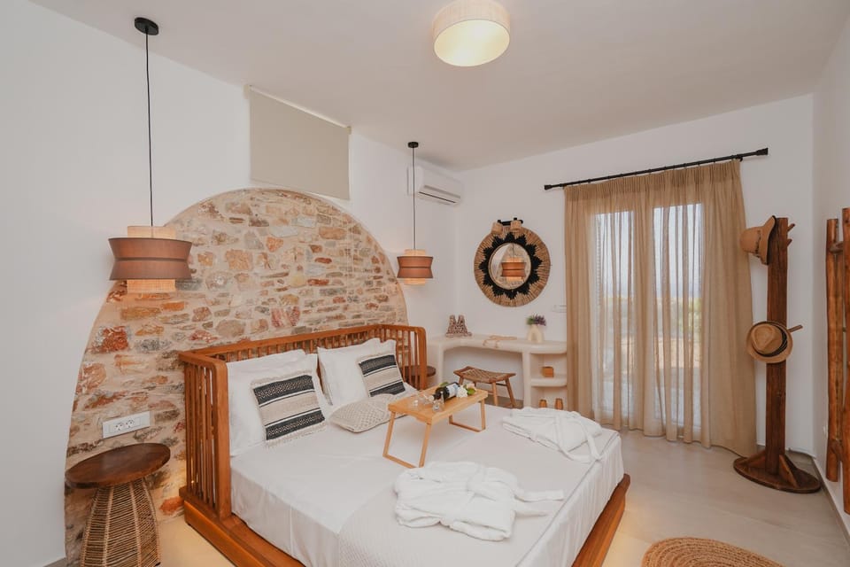 Onar Sifnos Stone Villa House in Milos