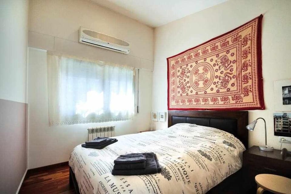 Sleep & Stay Duplex Barri Vell Apartment in Girona