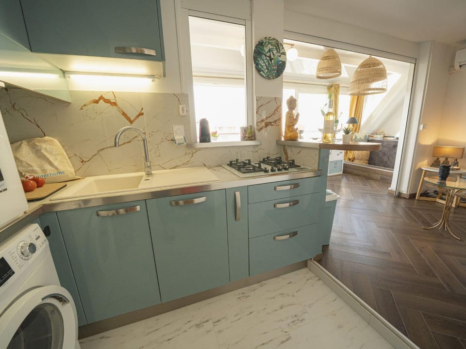 Kitchen or kitchenette