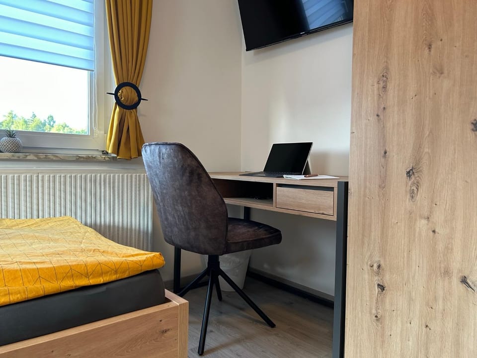 TV and multimedia, Bedroom, wardrobe