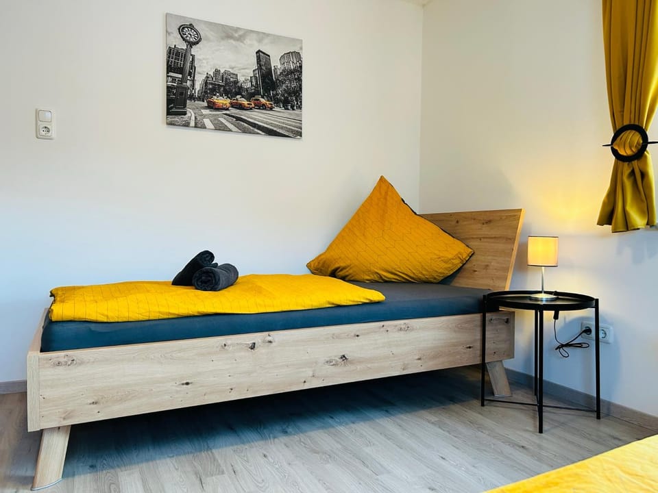 Photo of the whole room, Bedroom, towels