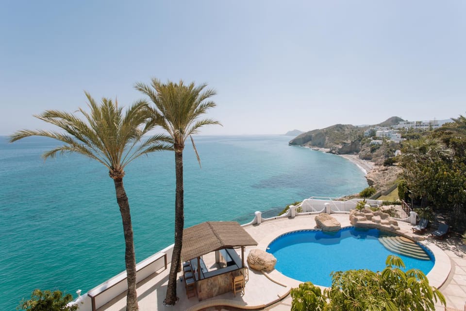 Nearby landmark, Natural landscape, Pool view