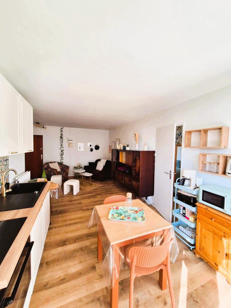 Dining area, dishwasher, oven, stove