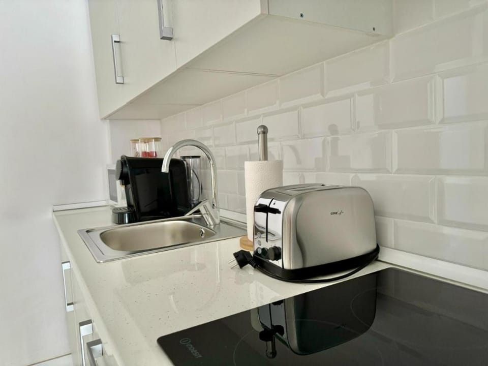Coffee/tea facilities, toaster