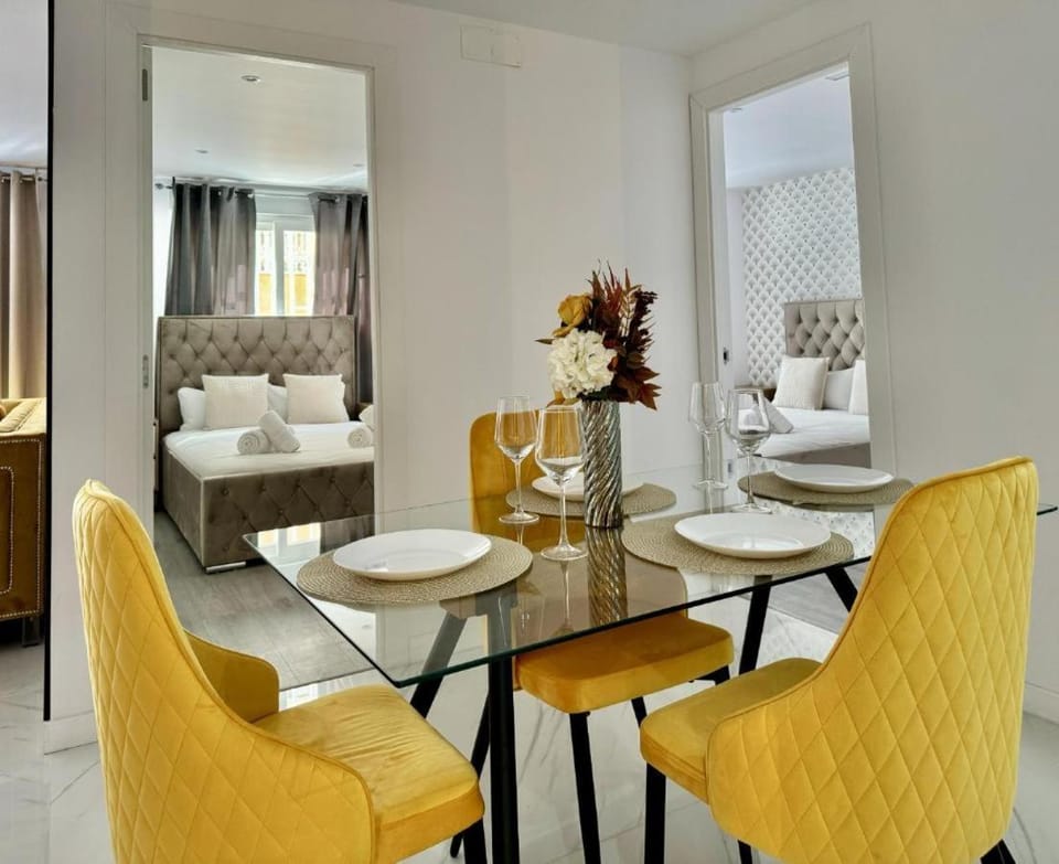 Seating area, Dining area