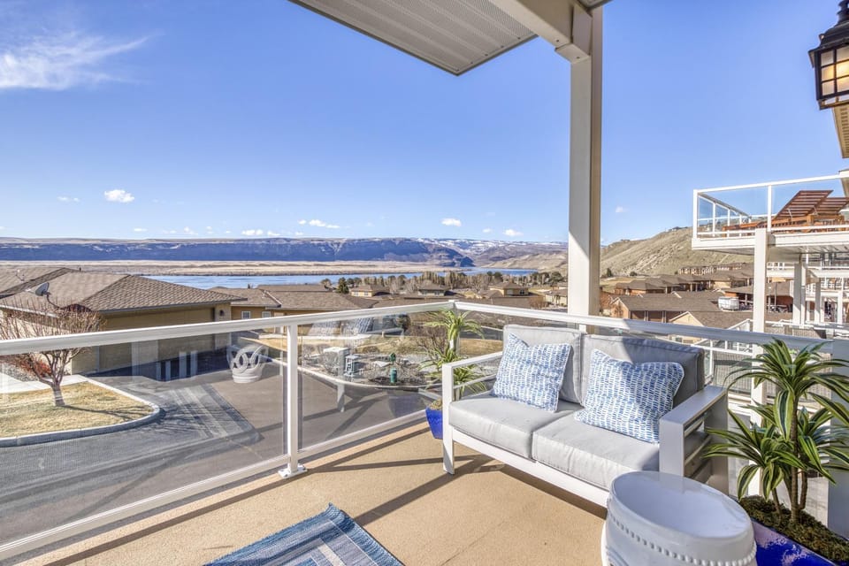 The River View on Riverview Way House in Kittitas County