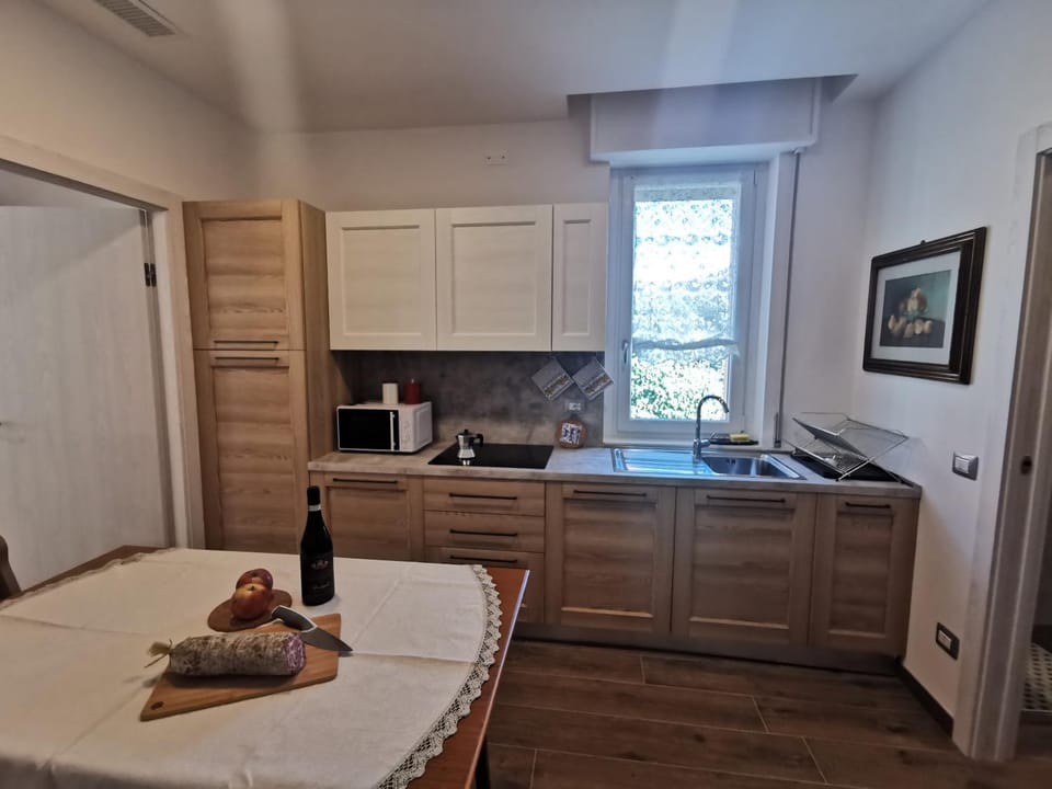 Dining area, pet friendly, stove