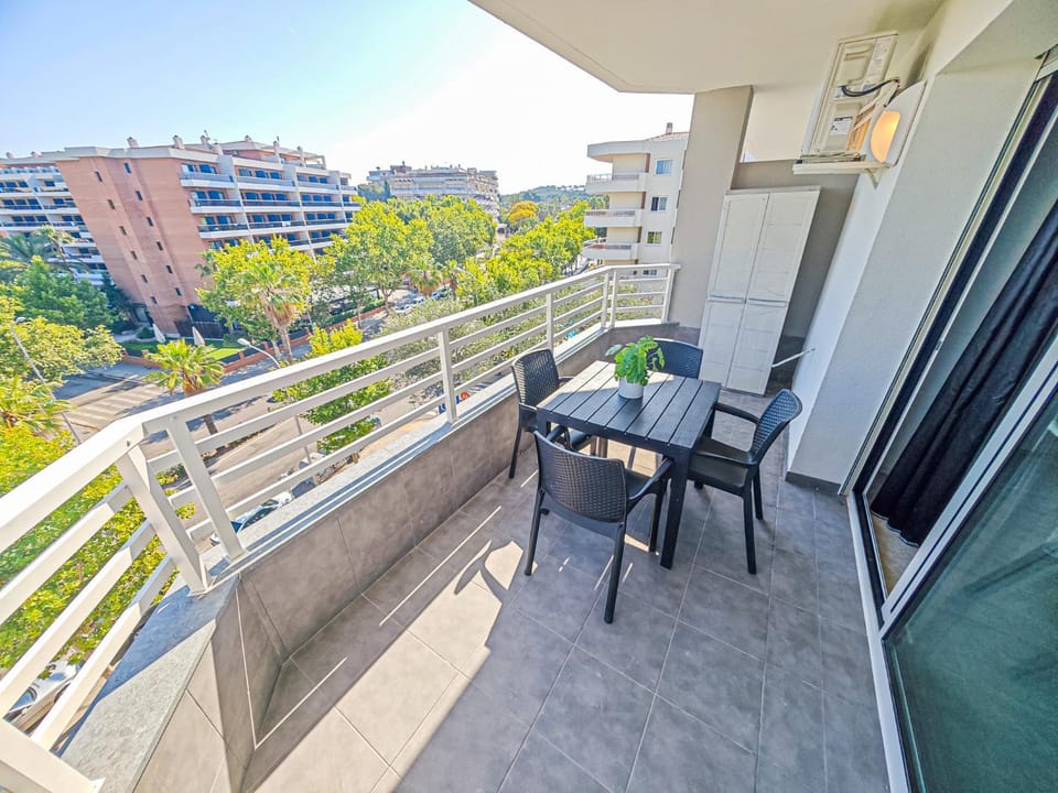 LITORAL COSTA DORADA - ZAHARA Only families Apartment in Salou