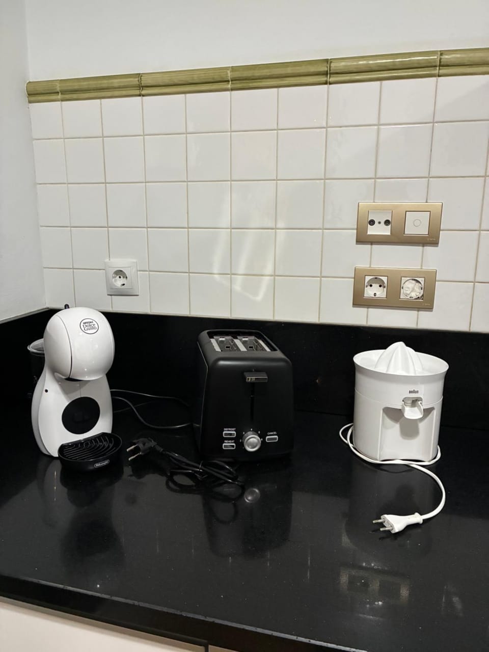 Coffee/tea facilities, toaster