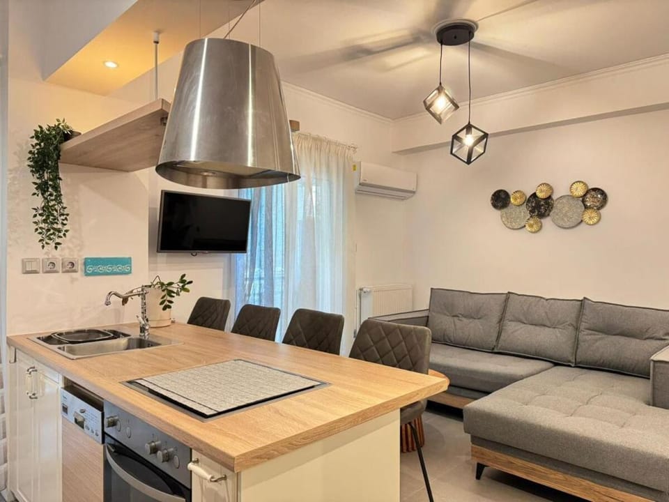 Kitchen or kitchenette, Living room
