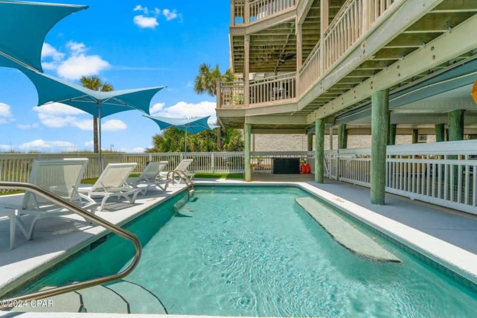 Pool view, Swimming pool
