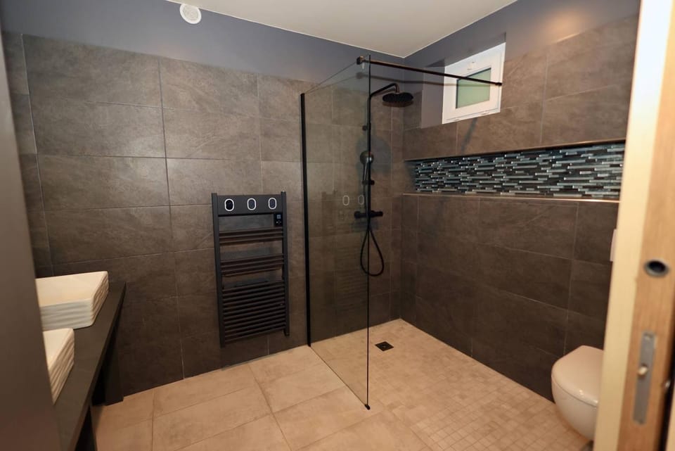 Le Jardin d'Eden BY AGN- Suite Junior PMR Luxe - 2 personnes "réservé aux couples" Apartment in Agde