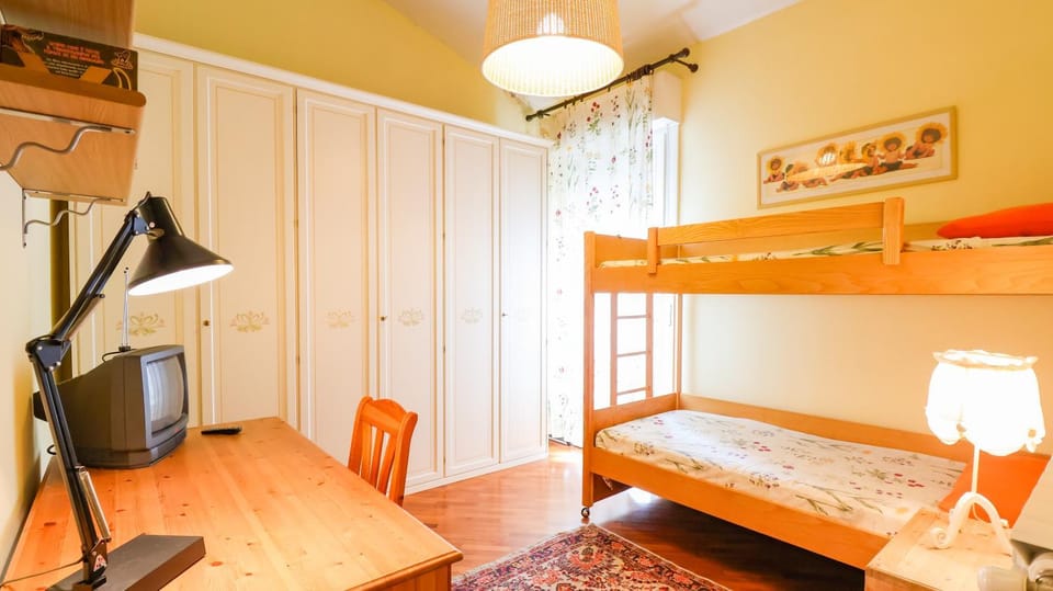 Bed, Photo of the whole room, Bedroom, bunk bed, wardrobe