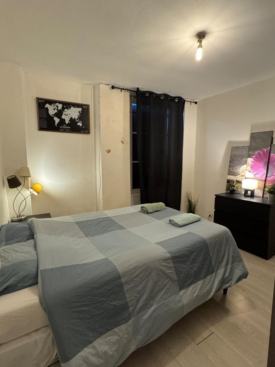 Spacious flat, 7 people, 5 beds Apartment in Île-de-France