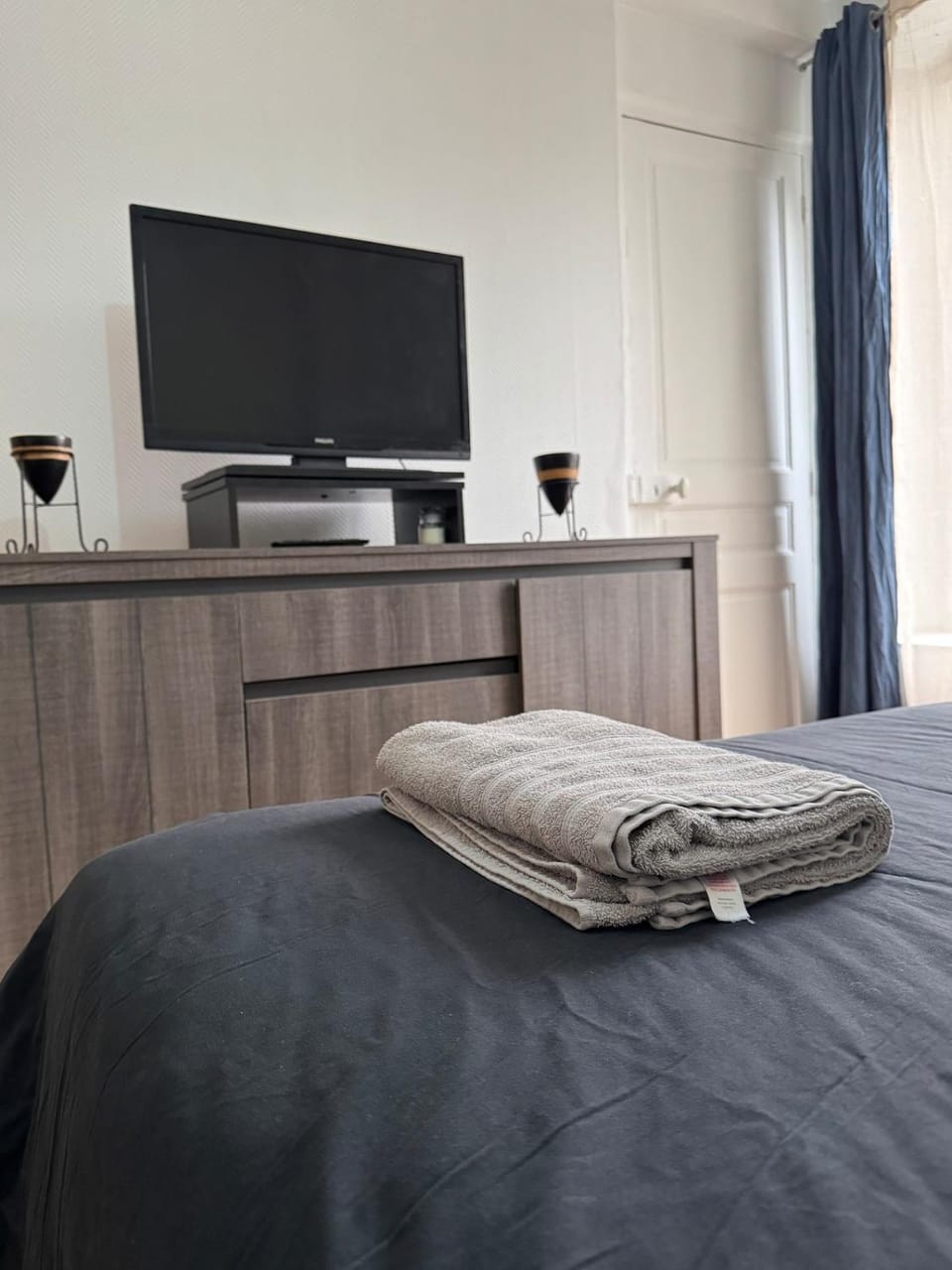 Spacious flat, 7 people, 5 beds Apartment in Île-de-France