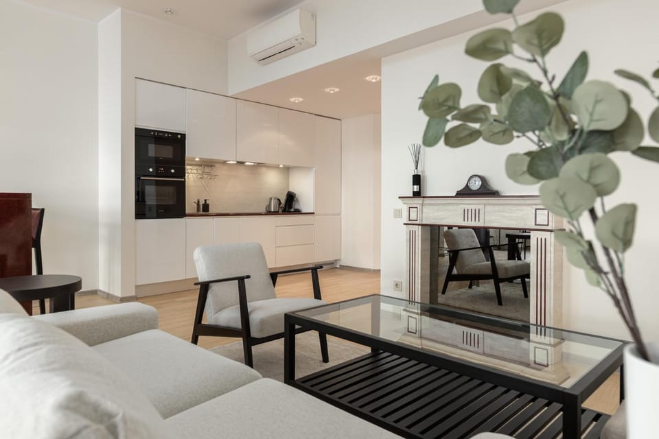 Kitchen or kitchenette, Living room