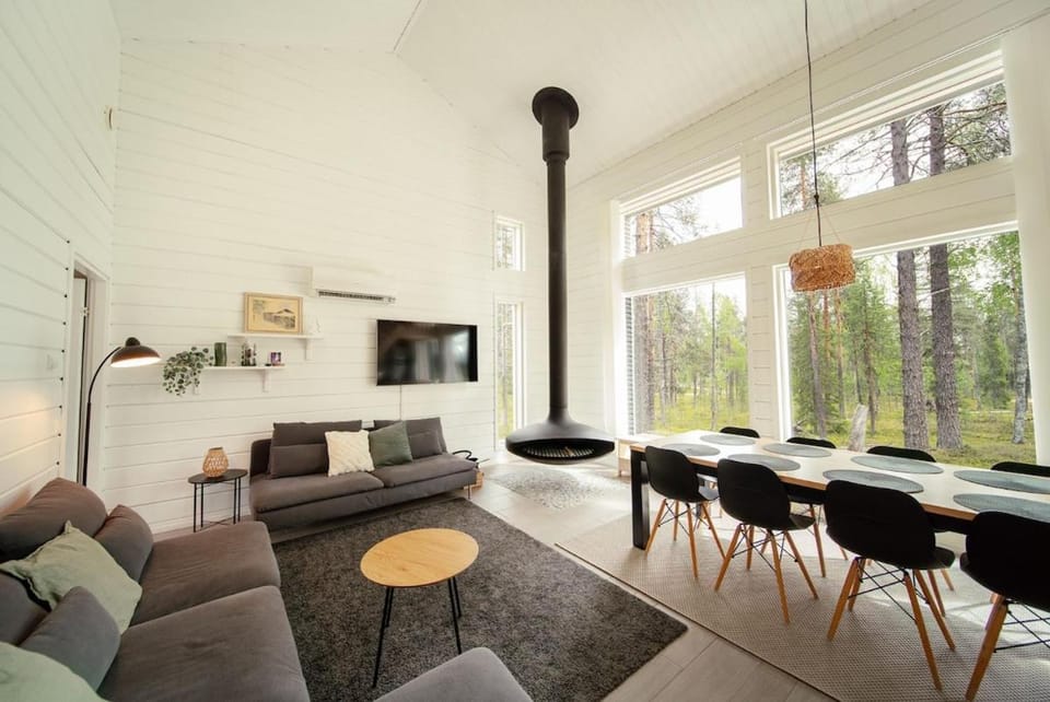 TV and multimedia, Living room, Seating area, Dining area