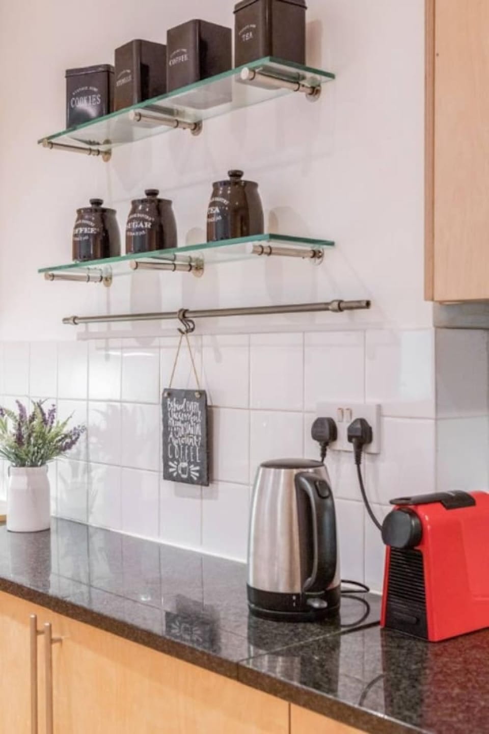 Coffee/tea facilities, Kitchen or kitchenette