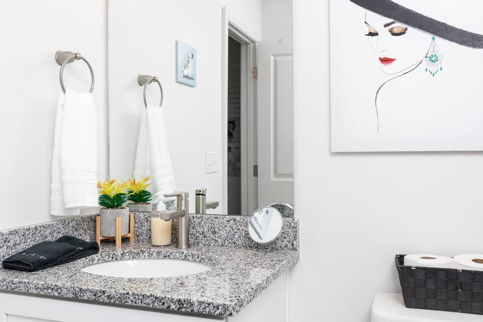 Bathroom, towels