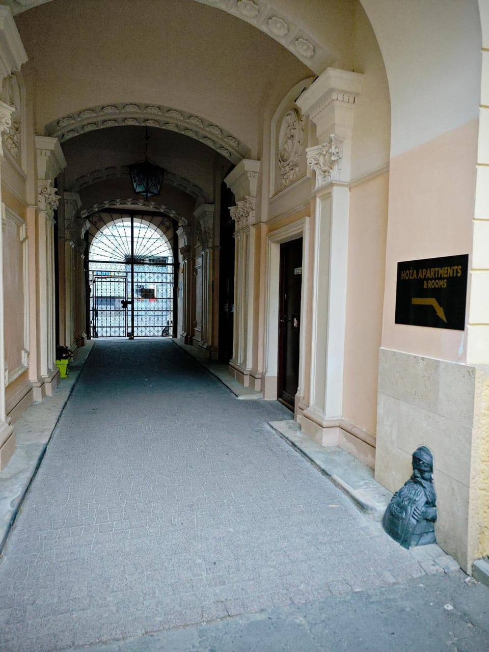 BEST PRICE CITY CENTER H57 nice room Apartment in Warsaw