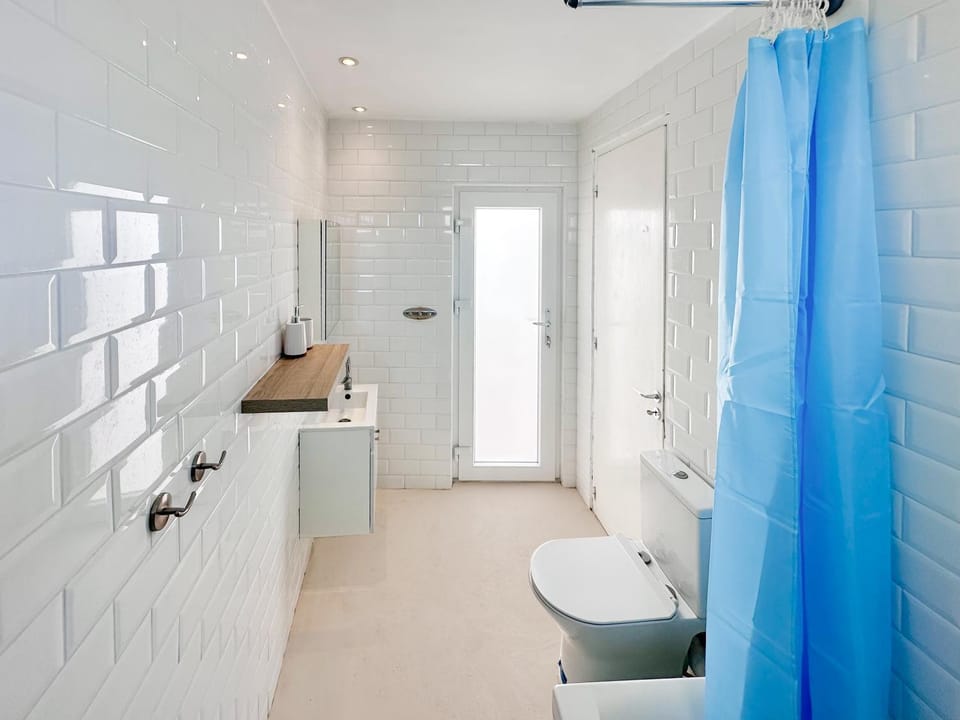 Bathroom, Bath